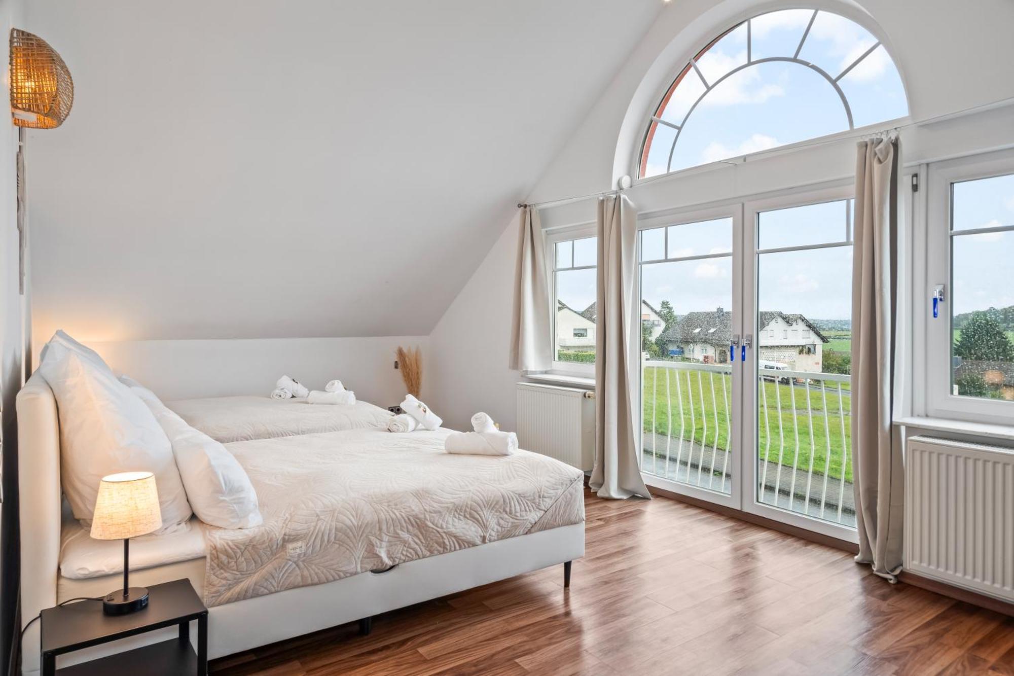 Stadtoase Fulda Mit Flair - Whirlpool, Balkon, 2Xparkplaetze, Highspeed Wlan Exteriér fotografie