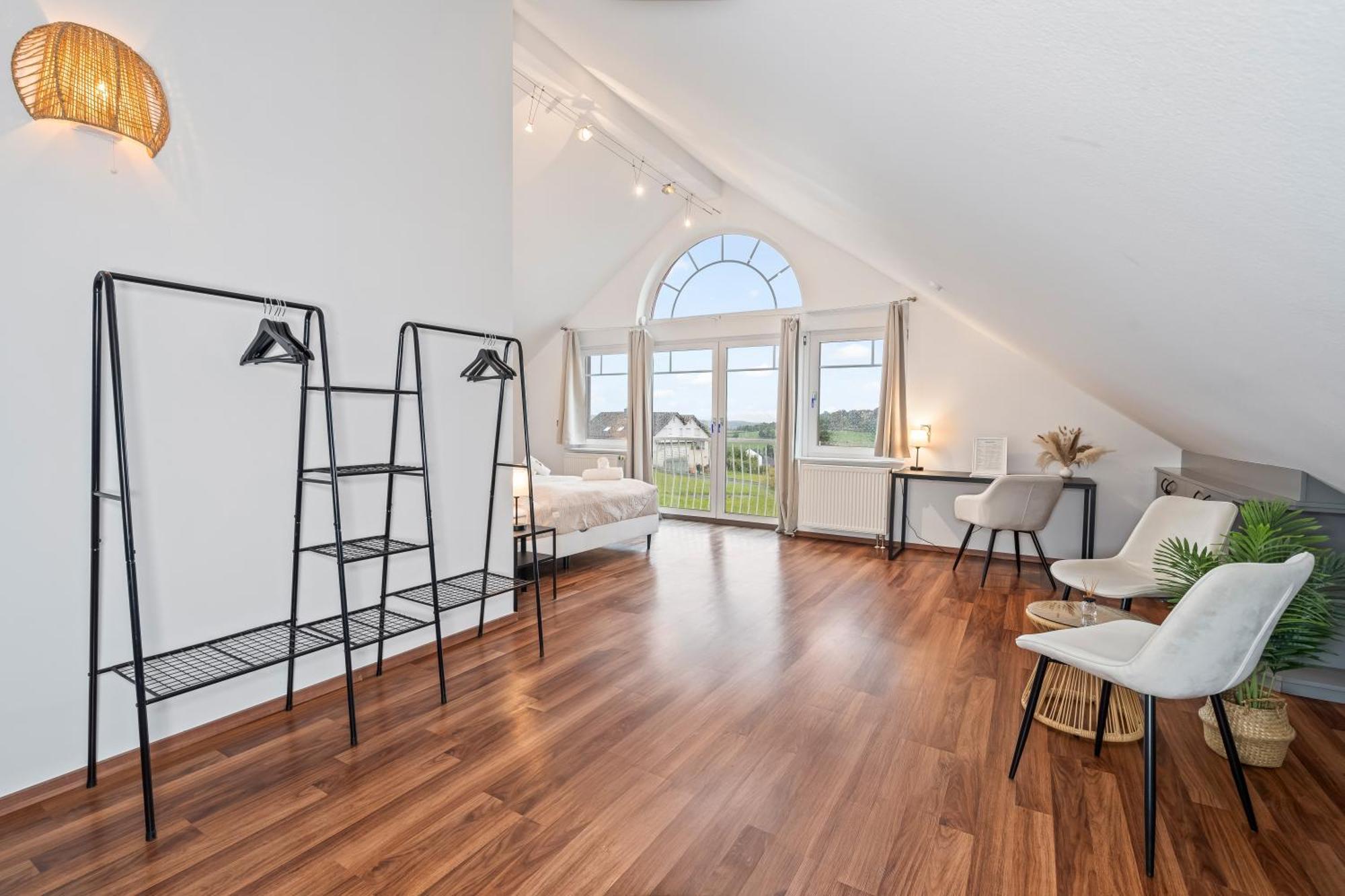 Stadtoase Fulda Mit Flair - Whirlpool, Balkon, 2Xparkplaetze, Highspeed Wlan Exteriér fotografie