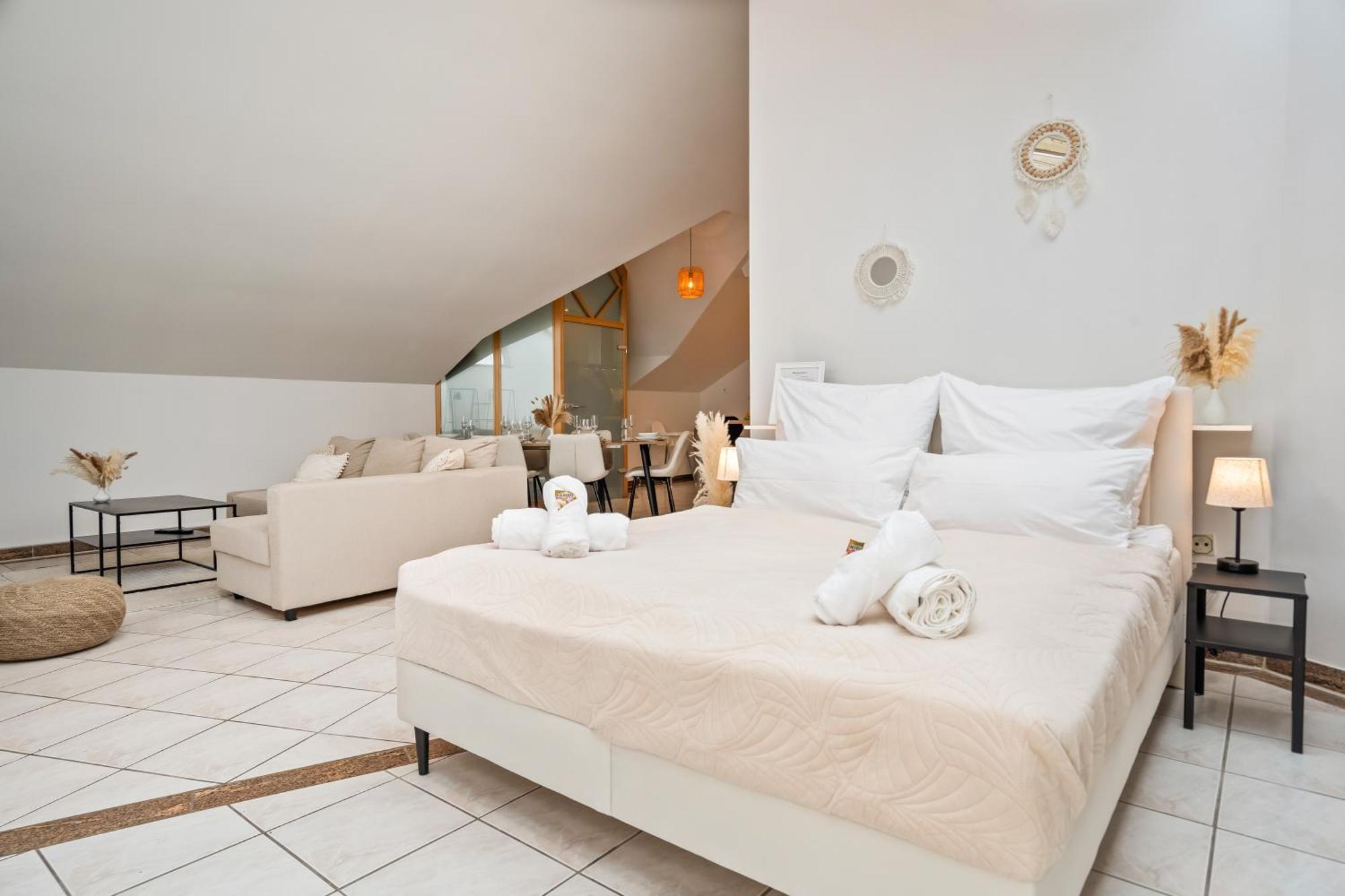 Stadtoase Fulda Mit Flair - Whirlpool, Balkon, 2Xparkplaetze, Highspeed Wlan Exteriér fotografie